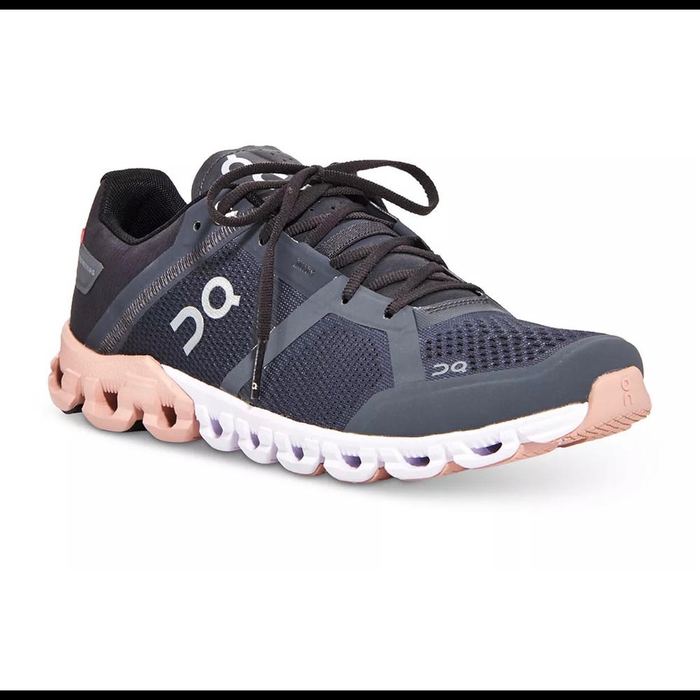 On Cloudflow Active Running Sneakers